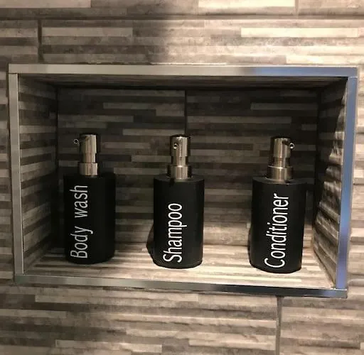 House On The Hill Bed & Breakfast