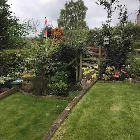 Bed & Breakfast House On The Hill *